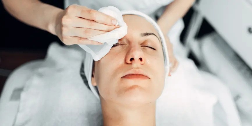 cual es la limpieza facial basica