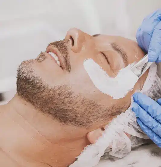 beneficios limpieza facial masculina