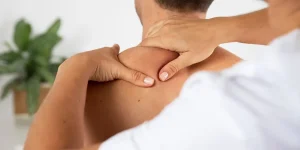 como masajear hombros